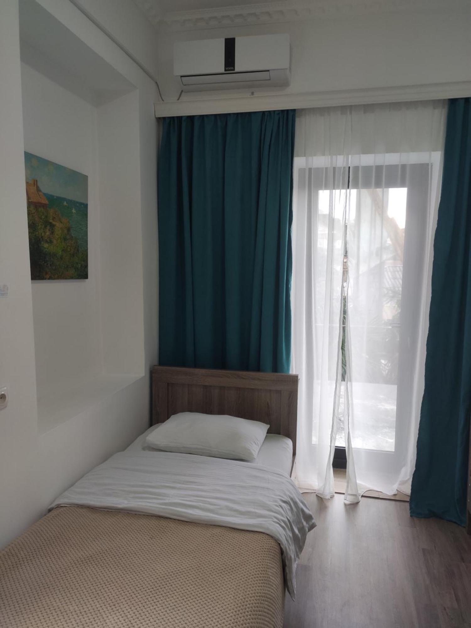 Family Нotel Banuri 쿠타이시 외부 사진