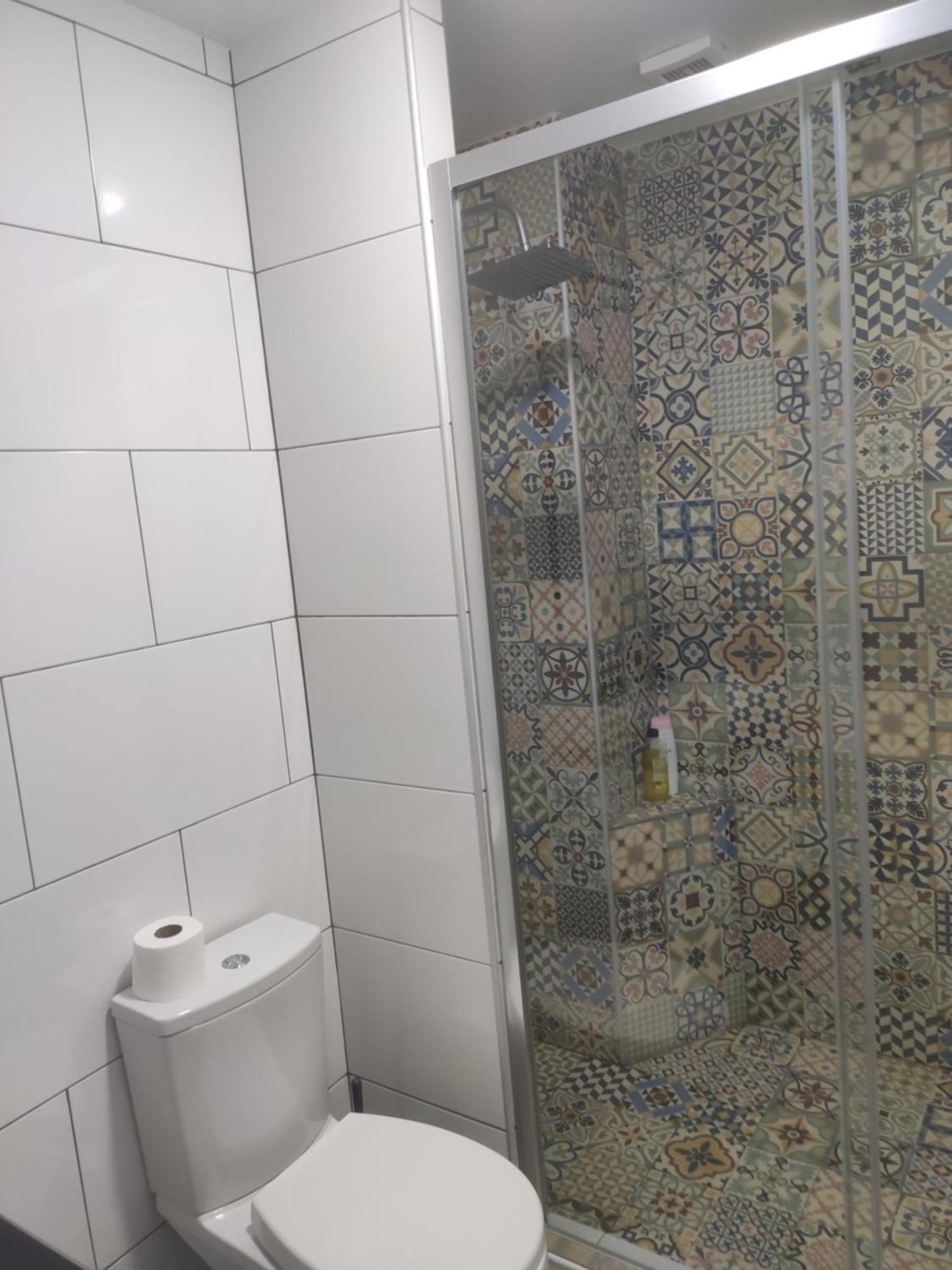 Family Нotel Banuri 쿠타이시 객실 사진