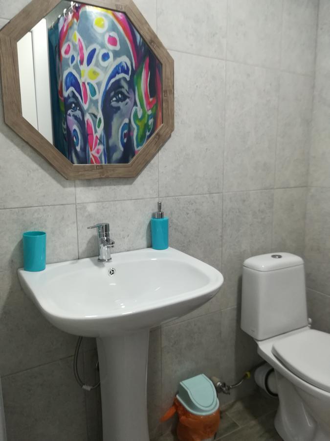 Family Нotel Banuri 쿠타이시 외부 사진