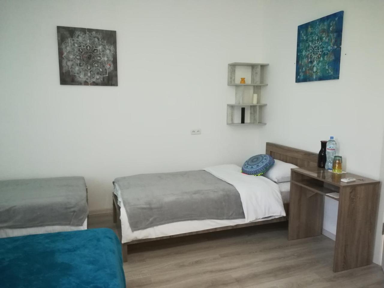 Family Нotel Banuri 쿠타이시 외부 사진